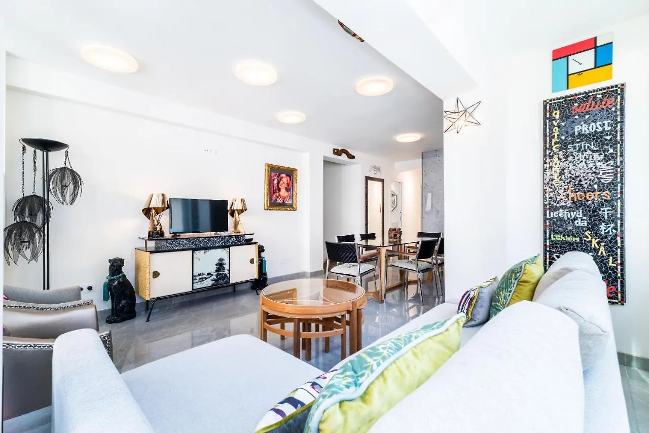 Elegante Y Centrico Alojamiento En Granada Apartment