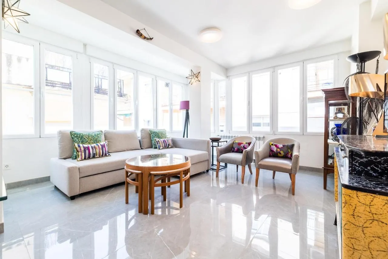 Elegante Y Centrico Alojamiento En Granada Apartment